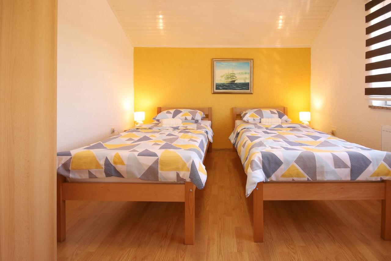 Apartments Sweet Home Otocac Ngoại thất bức ảnh