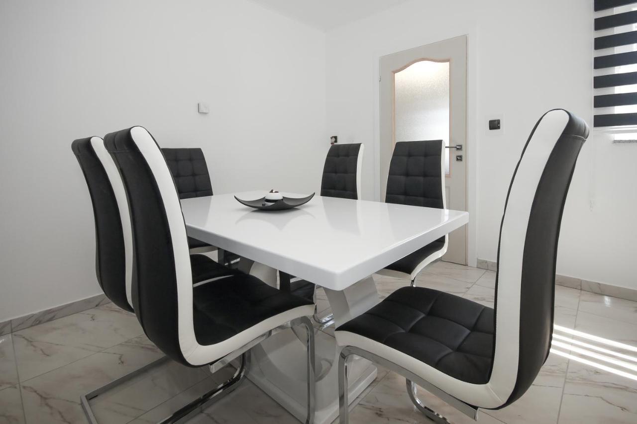Apartments Sweet Home Otocac Ngoại thất bức ảnh