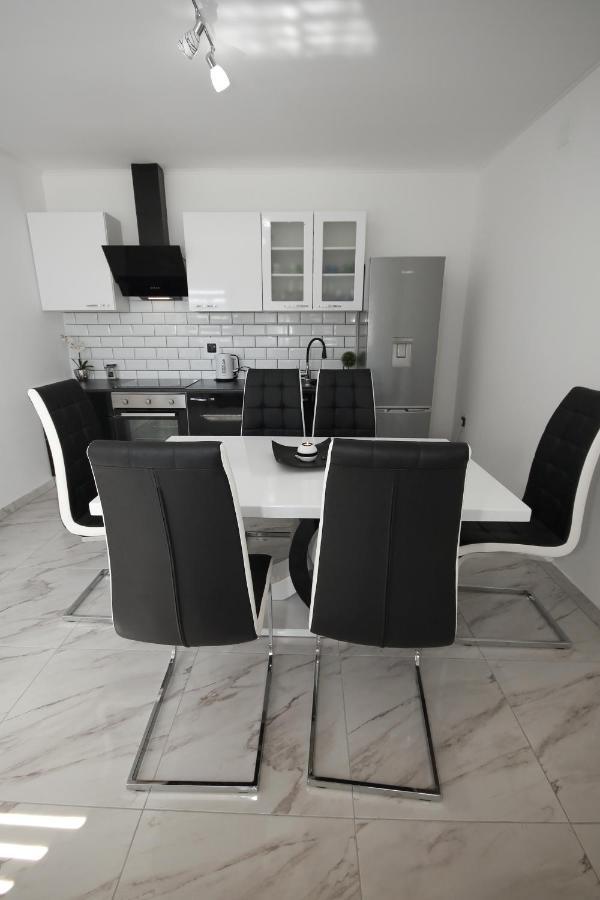 Apartments Sweet Home Otocac Ngoại thất bức ảnh